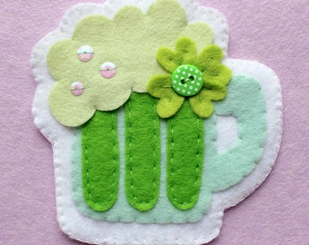 Make Your Own felt St Patrick's Day Green Beer Mini Kit. Kit with templates, materials and instructions to make your own decoration.