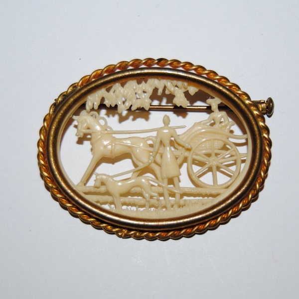 Beautiful Vintage Depose, France Brooch