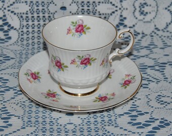 Beautiful Vintage Elizabethan, Fine Bone China Teacup And Saucer