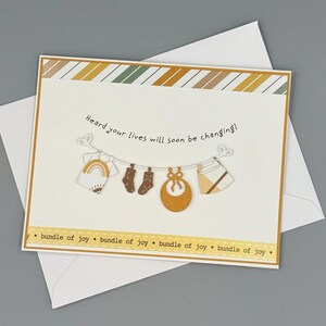 Cartes faites main, cartes de bébé avec sentiment, idéales pour la famille et les amis. Un assortiment de techniques utilisées pour créer, unique en son genre