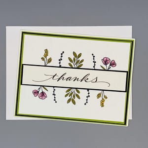 Cartes faites à la main, cartes de remerciement avec sentiment, idéales pour la famille et les amis. Un assortiment de techniques utilisées pour créer, unique en son genre