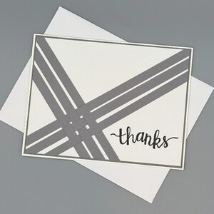Cartes faites à la main, cartes de remerciement avec sentiment, idéales pour la famille et les amis. Un assortiment de techniques utilisées pour créer, unique en son genre