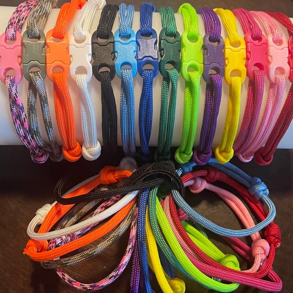 Paracord Whelping Collars (14) regular and (14) breakaway. Please include your breed in the note section.