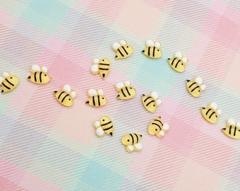 Bumblebee Nail Charm (size: 0.29x0.33 inches)