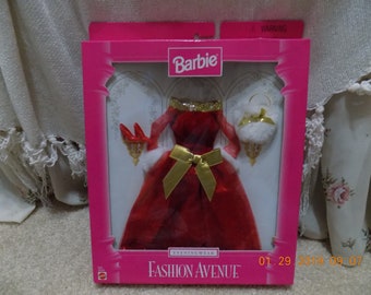 BARBIE Barbie Fashion Designer Mix and Match 23 Different 