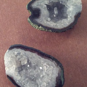 Tabasco BABY Geodes with Druzy Quartz . Great For Jewlery Making earrings; Vibrant Colors; Cut/Polished Hand Picked For Quality K.42