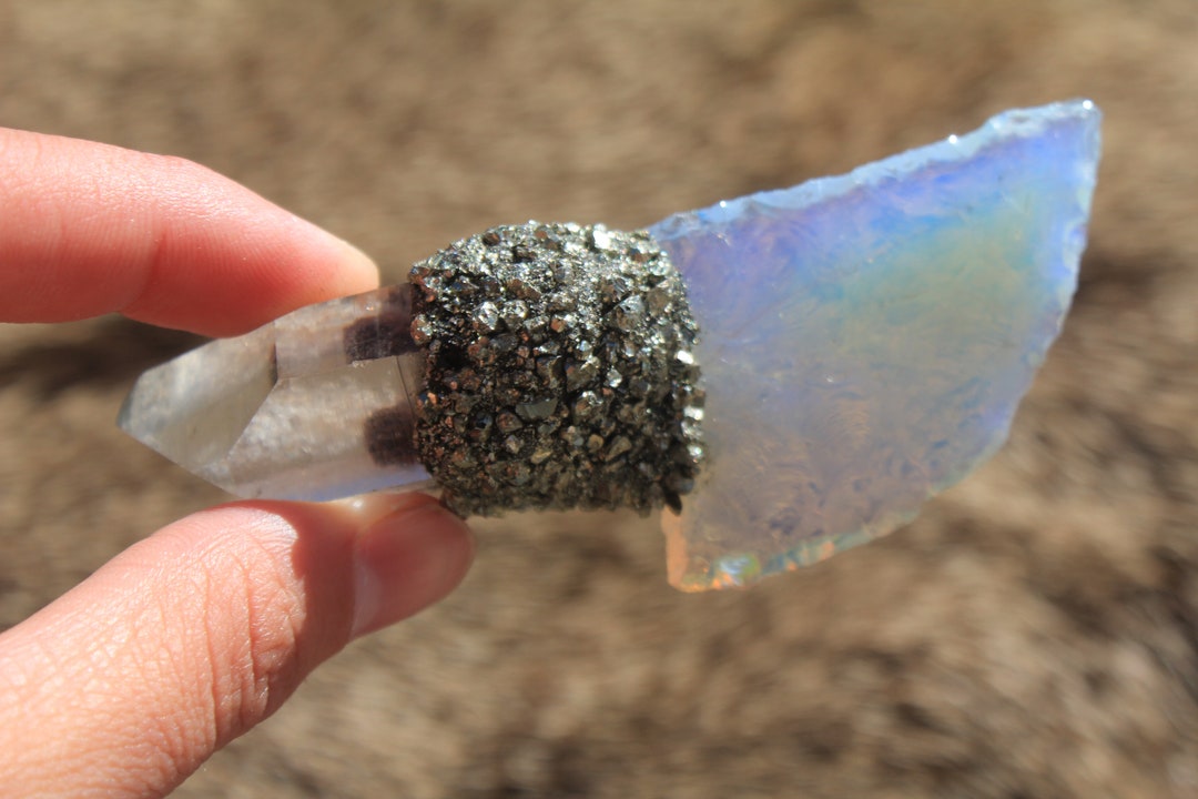 33/8 Opalite Glass Flint Knapped Using Pressure Flake Techniques Blade