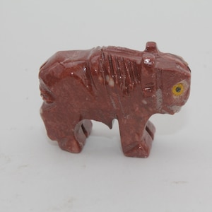 1-1 / 2 &quot;Hand geschnitzter Stein Speckstein BUFFALO Tier Fetisch Figur Made In Peru (Genauer Artikel abgebildet + kostenloser Versand !!)