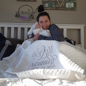 Monogrammed Quilt, Personalized Wedding Gift, Wedding Gift, Personalized Quilt, Keepsake Gift,  Bridal Shower Gift, Initials, Heirloom Quilt