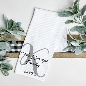 Monogramm Geschirrtuch, Nachname, Geschirrtuch, Waffelgewebe, Küchentuch, Personalisiertes Geschirrtuch, Einweihungsparty Geschenk, Küchentuch