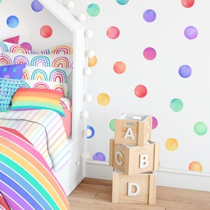 Calcomanías de lunares arcoíris de acuarela: pegatinas de pared extraíbles y reutilizables, decoración infantil, arte de pared para habitación infantil.