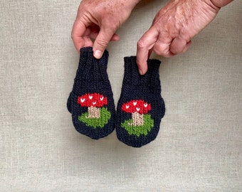 Red Mushroom Mittens, Child, Hand knit, Fairies, Toadstools
