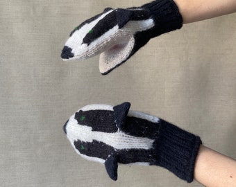 Badger Mittens,Youth/Adult, Hand Puppet, Hand knit, Animal Graphic, Soft, Homespun, 8.5" x 3.5"