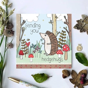 envoyer des câlins | Carte de voeux de hérisson | Carte Woodland | animal de compagnie | Jolie illustration dessinée à la main et imprimée au Royaume-Uni