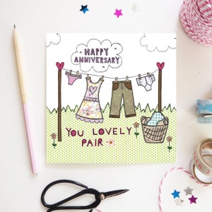 Carte d’anniversaire spéciale |  Anniversaire de mariage | Ligne de lavage spécial couple | Illustration de Cute Mr and Mrs Design Hand imprimée au Royaume-Uni