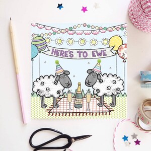 Auf Ewe | Alles Gute zum Geburtstag Karte | Alles Gute zum Geburtstag Schaf | Feier-Karte | Verlobungskarte | Niedlich | Hand Illustration und gedruckt UK