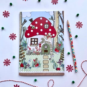 Notatnik A5 Toadstool House | Prezent z recyklingu | Prezent ekologiczny | Notatnik w linie | Lista zakupów | Notatnik z recyklingu | Notatnik w linie | Wyprodukowano w Wielkiej Brytanii