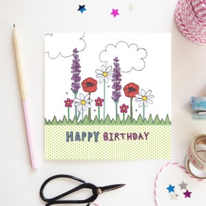 Cartão de aniversário de flores, feliz aniversário de flores, floral fofo, cartão para seu design, ilustração manual e impresso no Reino Unido