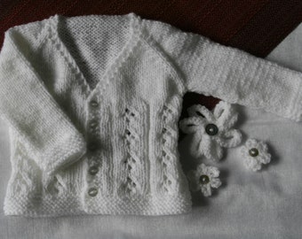 Baby cardigan - 0-3 months - white - V-neck - hand knitted