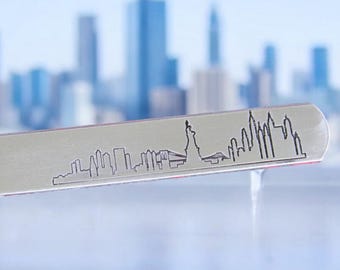 New York City Skyline Tie Clip, Personalized NYC Tie Bar, Engraved New York Gift for Men, NYC Wedding Groomsmen Gift, Groom Tie Clip