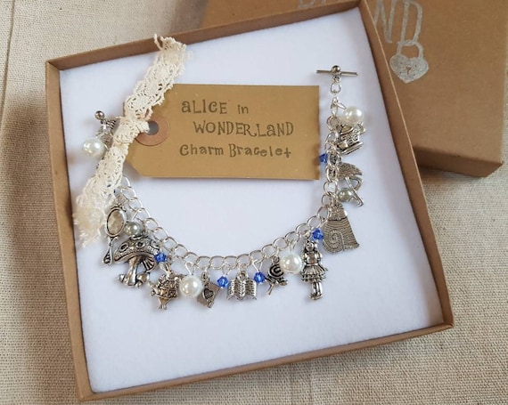 ❤️バッグチャーム❤️ 不思議の国のアリス バッグチャーム パール 星