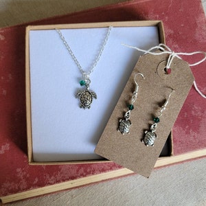 Schildkröte Ohrringe, Schildkröte Halskette, Schildkröte Schmuck, personalisierte Schildkröte Geschenk, Meer Thema Geschenk, Ozean Schmuck, Strand Thema Geschenk, Ozean Geschenk