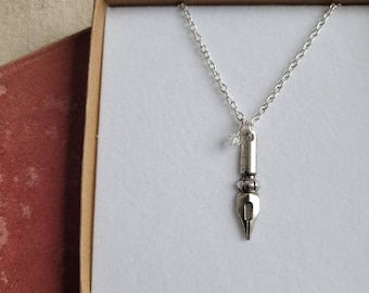 Pen necklace, fountain pen necklace, pen nib necklace, pen charm, writer gift, personalised gift, writing jewellery, bookish jewellery