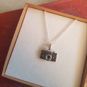 Camera necklace, personalised camera necklace, initial necklace, camera earrings, camera gift, personalised gift, gift for photographer
