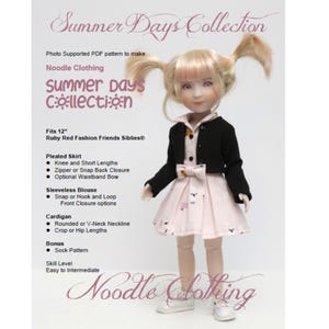 Modello di vestiti per bambole in formato PDF - Collezione Summer Days di Noodle Clothing Gonna Camicetta Cardigan Calzini per 12 "Rosso rubino Fashion Friends Siblies®
