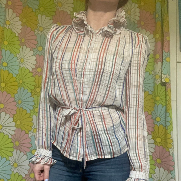 LOOK!! Perfect Vintage Blouse! Belted Waist/ Ruffled Collar & Cuffs / Dramatic Shoulders / Abstract Print/