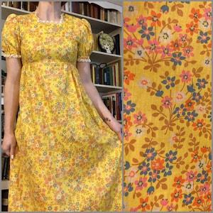 LOOK! Vintage Yellow Floral Maxi Dress- Lace Trim- Beautifully Tailored- Pretty Print-XXS