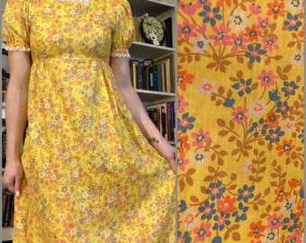 LOOK! Vintage Yellow Floral Maxi Dress- Lace Trim- Beautifully Tailored- Pretty Print-XXS