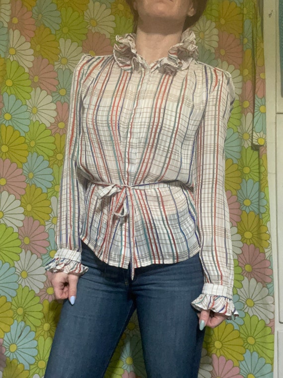 LOOK!! Perfect Vintage Blouse! Belted Waist/ Ruffl