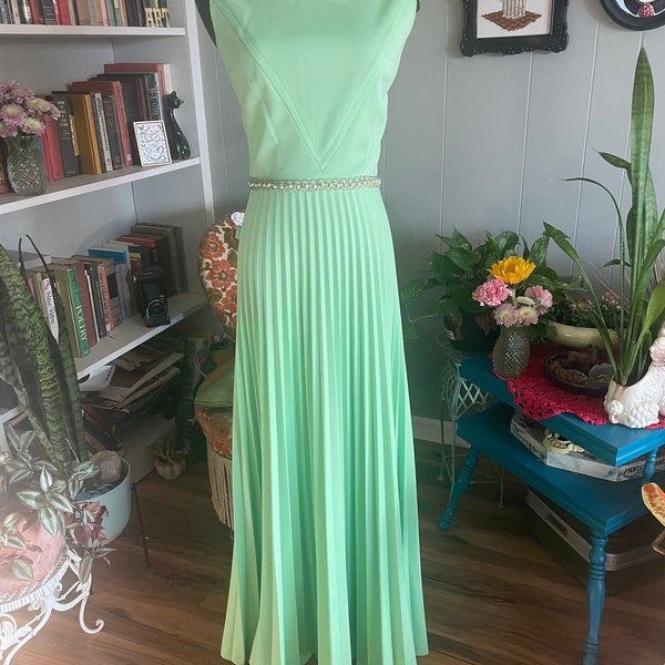 LOOK!! Dreamy Vintage Maxi Gown With Accordion Pleats/Full Skirt -Mint Green /Formal - Bridesmaid- Lovely!   S/M