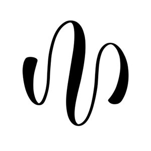 K&ouml;nnte beinhalten: Eine Schwarzwei&szlig;illustration eines stilisierten Buchstabens "W" mit einem flie&szlig;enden, kursiven Design.
