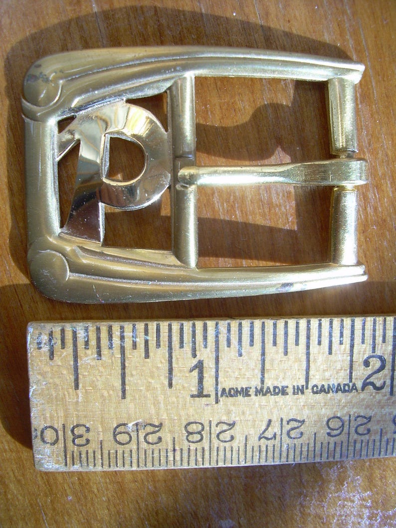 1 34 in Mid- 1950/'s Men/'s solid BRASS INITIAL P BUCKLE is for a 78 inch wide belt long x 1 38at widest minor age spots. Unworn