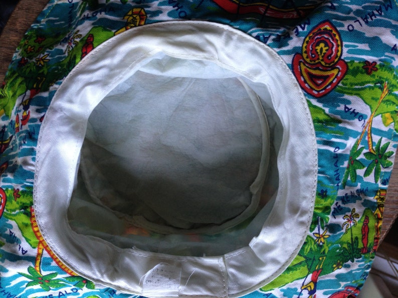 Mid Century SUN HAT with HAWAII motif made by Campus U.S.A. Very good pre-owned shape, wide brim, sturdy cotton. Sz. Med Large on tag image 5