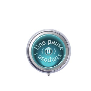 A Break Is a Must Atomania Pocket Ashtray - Elegant in Silver-Plated Metal, 5 cm, Blue Background, Handmade in France