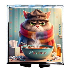 Personalized Grumpy Cat Pill Box – Metal Medication Case 60x60 mm – Custom Name Cat Design – Funny Cat Lover Gift – Handmade in France