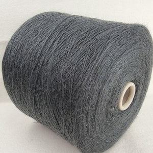1 rocchetto da 1,4 kg di filato 100 % lana (Merino) nero melanit per lavori a maglia circolare o in piano