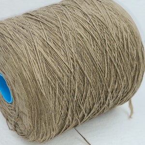 900 g bobina  di filato di cotone  taupe  6000 m/kg