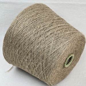 1 kg linnen garen GP 27,90 Euro/kg Nm 2,6 100% natuurlijk linnen op de kegel