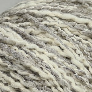 Filato Boucle Lana Merino bianco grezzo/macinato Nm 0,4 filato per maglieria a mano  voluminoso certificato secondo Oeko-Tex Standard 100