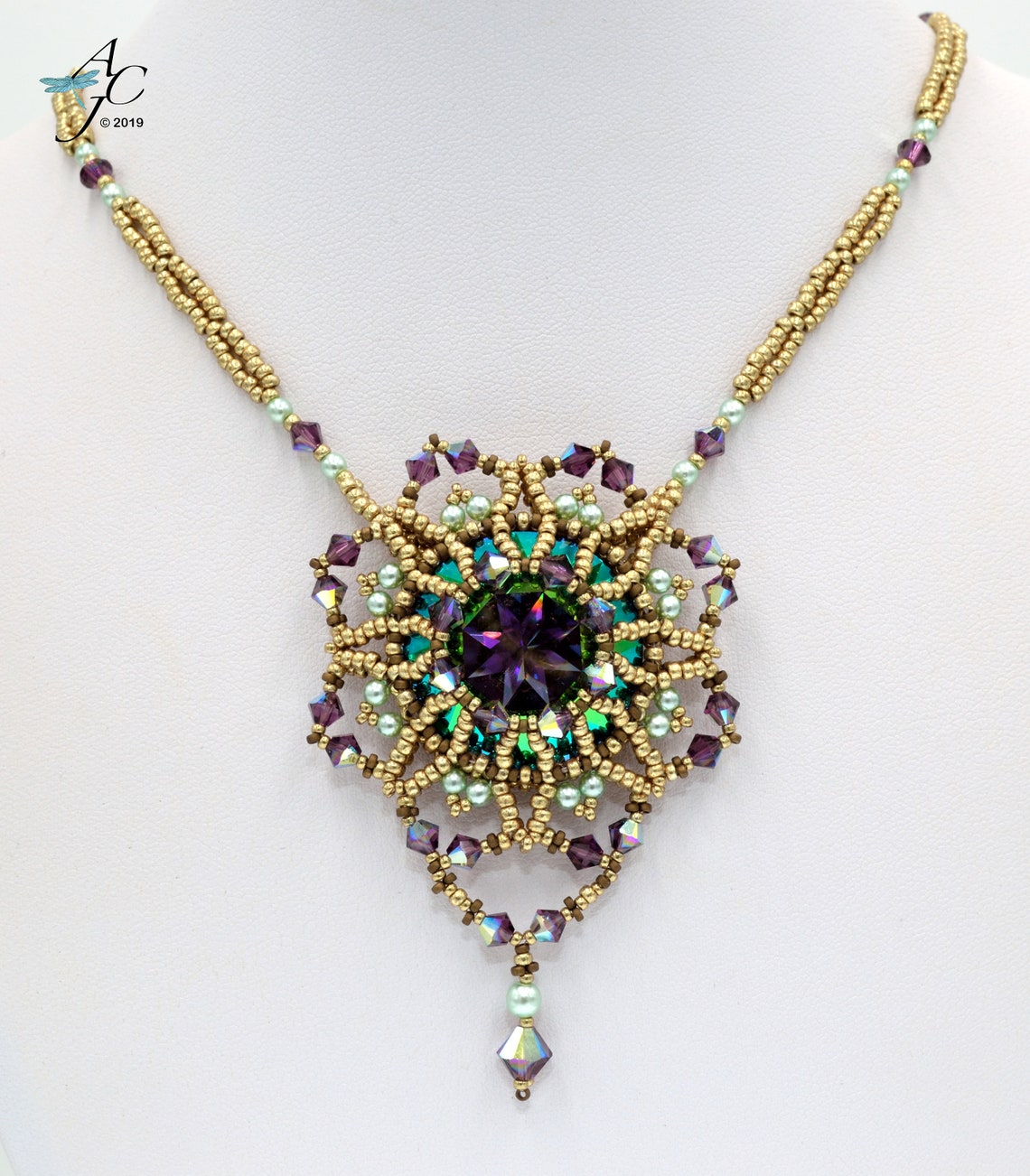 Use RAW and Netting to Weave a Beautiful Bezel for a 27mm Swarovski ...