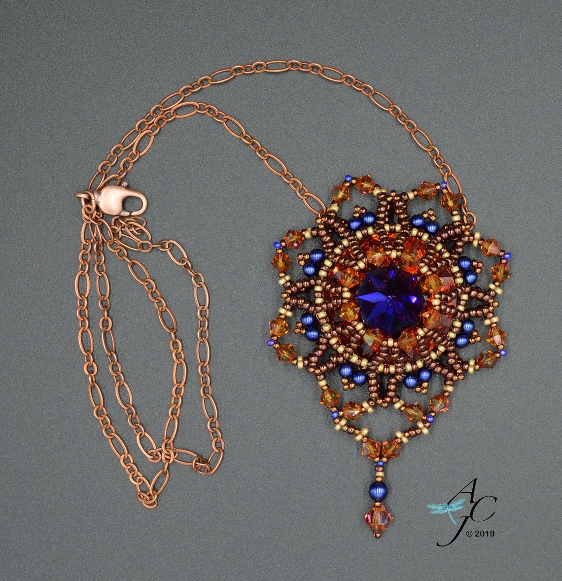 Use RAW and Netting to Weave a Beautiful Bezel for a 27mm Swarovski ...