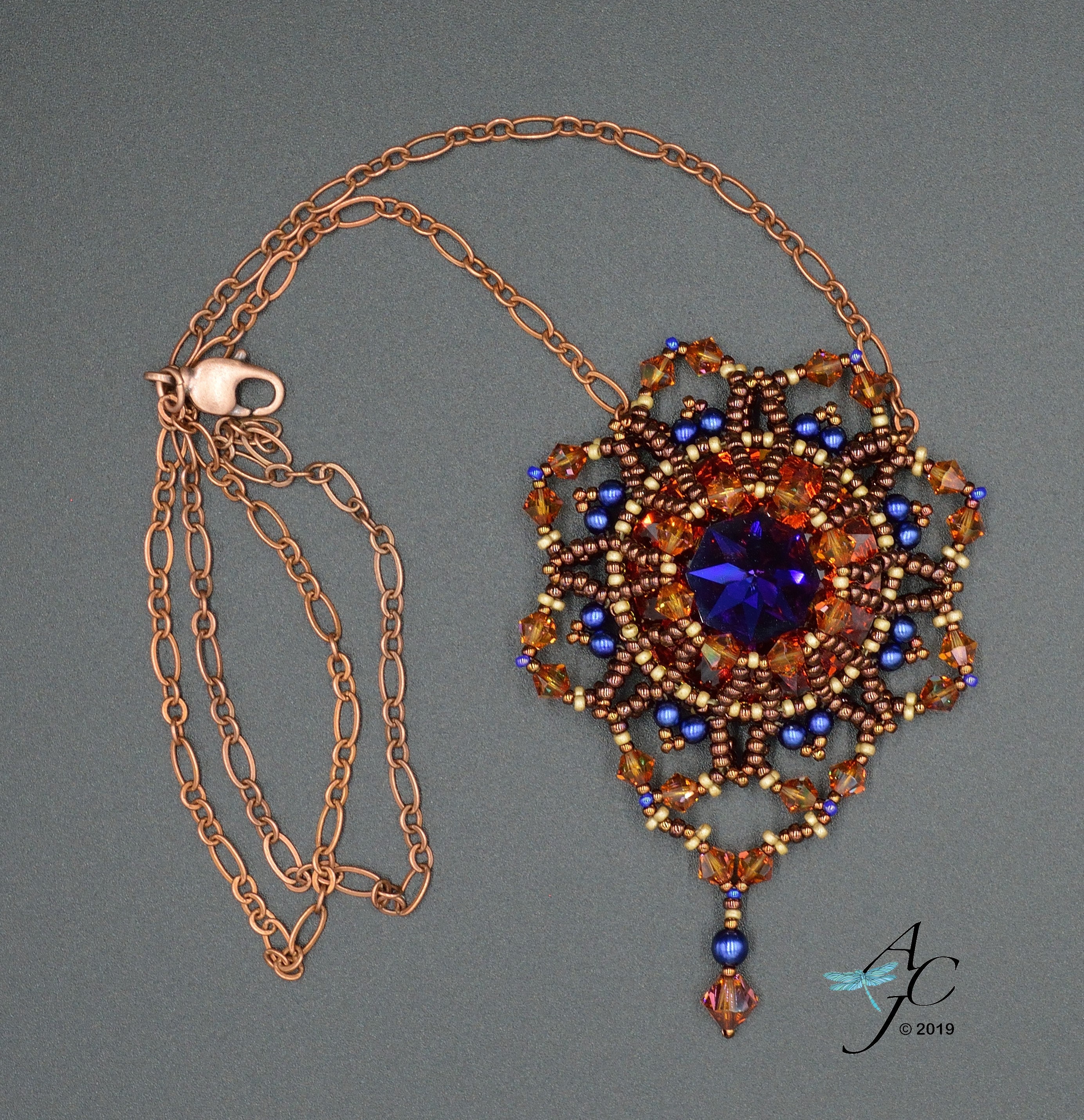Use RAW and Netting to Weave a Beautiful Bezel for a 27mm Swarovski ...
