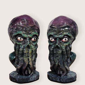 Custom Resin Cthulhu Idol, Eldritch Cthulhu Bust, H.P. Lovecraft Elder God, Hand Painted Resin Elder Cthulhu, Eldritch Cthulhu Altar Idol.