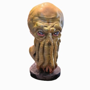 Resin Cthulhu Idol, Eldritch Cthulhu Bust, H.P. Lovecraft Elder God, Hand Painted Resin Elder Cthulhu, Eldritch Cthulhu Altar Idol.