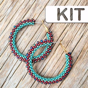 Aprenda a fazer bijuterias com miçangas: Brinco de argola Karla Stratum com técnica Peyote (Kit de nível intermediário)