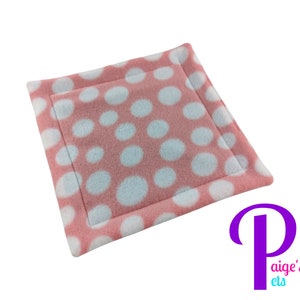 Potty Pad with U-Haul Lining for Guinea Pigs, Ferrets, Hedgehogs, etc. | Pink Polka Dot with Grey